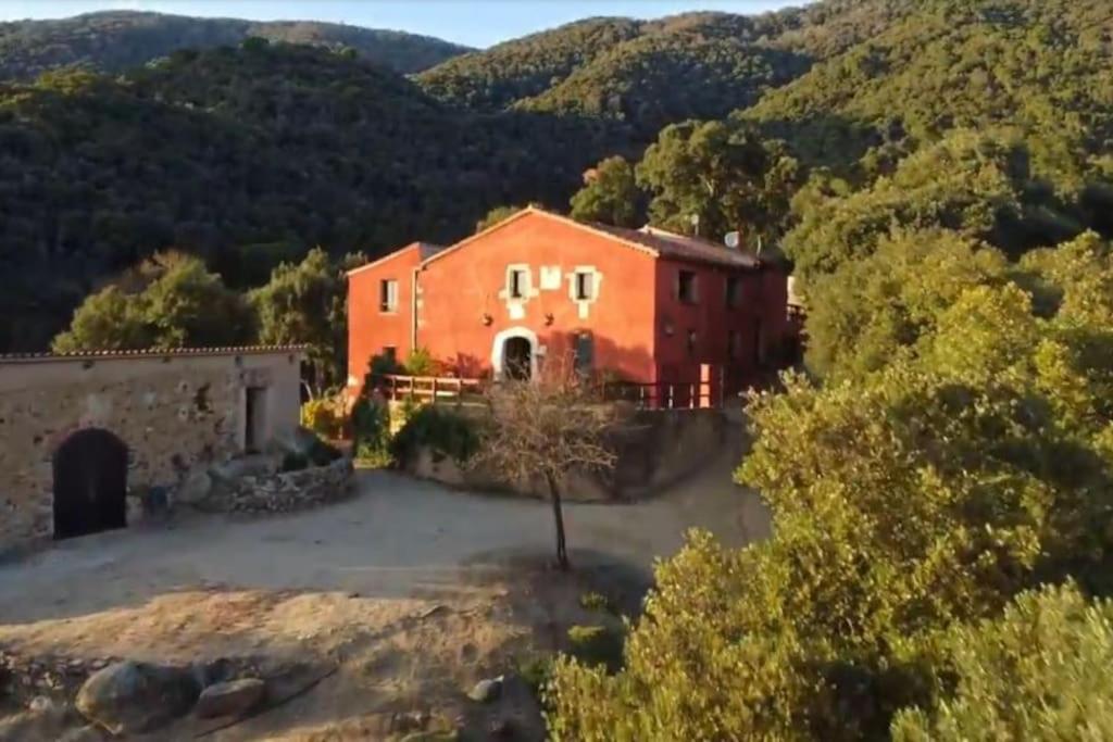Masia Can Castellar Sant Iscle De Vallalta المظهر الخارجي الصورة